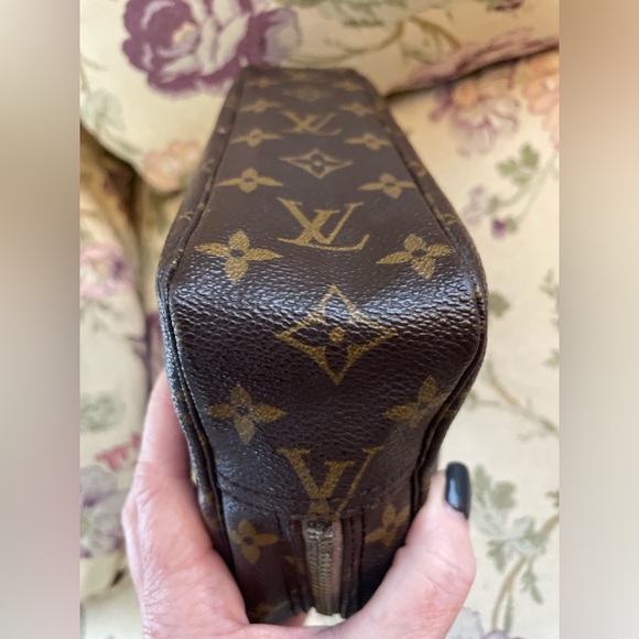 Louis Vuitton Trousse Toilette Pouch 23/Cosmetic Case - Picture 5 of 10